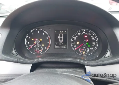 2013 Volkswagen Passat 2.5L Se z USA, uszkodzony, nr VIN 1VWBP7A37DC096071